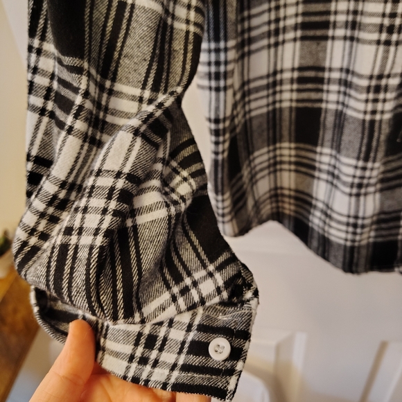 Oversized cozy button down top - Picture 8 of 10